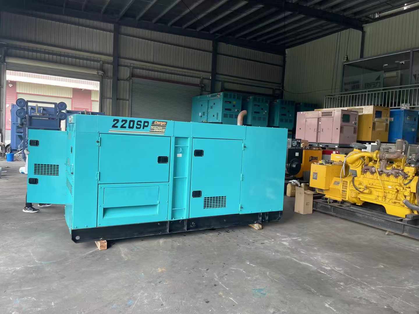 加查800kW 柴油发电机的输出电流波动范围是多少？