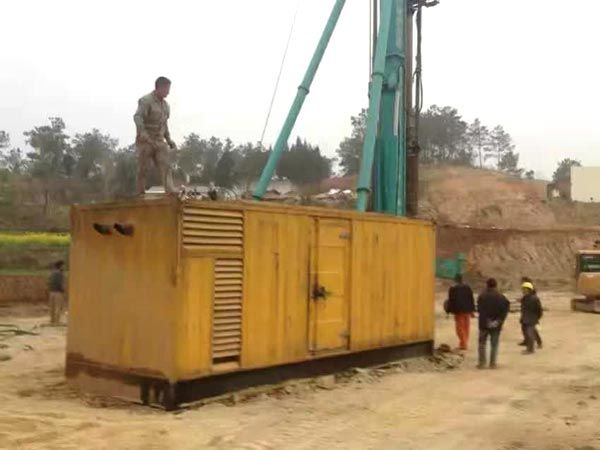 加查如何判断水冷式机油散热器密封件是否需要更换？